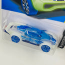 2022 Hot Wheels X-Raycers Cosmic Coupe blanco TRAP5 Glow in the Dark - Brilla en la Oscuridad