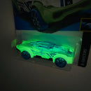 2022 Hot Wheels X-Raycers Cosmic Coupe blanco TRAP5 Glow in the Dark - Brilla en la Oscuridad