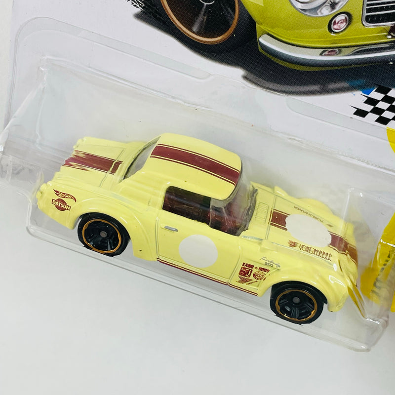 2017 Hot Wheels Legends of Speed Datsun Fairlady 2000 amarillo MC5 Primera Edición