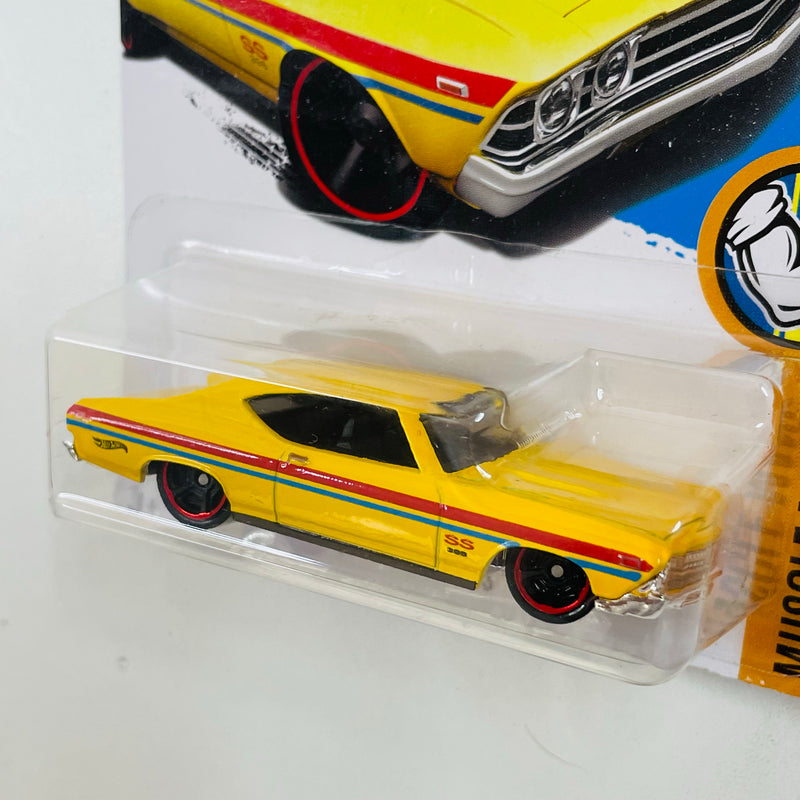 2017 Hot Wheels Muscle Mania 69 Chevelle SS 396 amarillo MC5