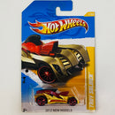 2012 Hot Wheels New Models Troy Soldier dorado cromado MC5 Primera Edición