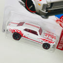 2017 Hot Wheels RED EDITION Target Exclusive 68 Chevy Nova blanco con flamas MC5