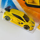2011 Hot Wheels New Models Renault Megane Trophy amarillo OH5 Primera Edición