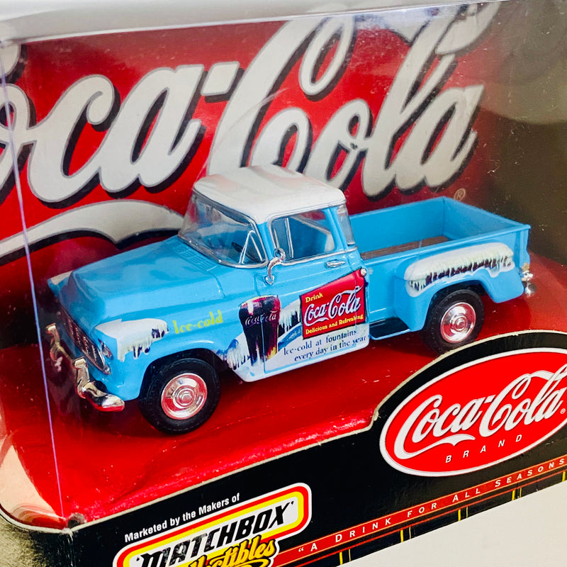 1999 Matchbox Collectibles 1:43 Coca Cola Collection Coke 1956 Chevy 3100 Pickup celeste con blanco Llantas de Goma - Detalle Caja - Escala 1:43