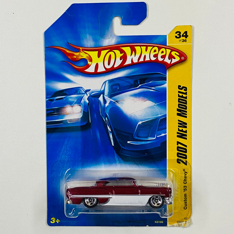 2007 Hot Wheels New Models Custom 53 Chevy rojo 5SP Primera Edición
