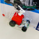 2025 Hot Wheels HW Screen Time 75th Anniversary Peanuts Snoopy rojo DD8