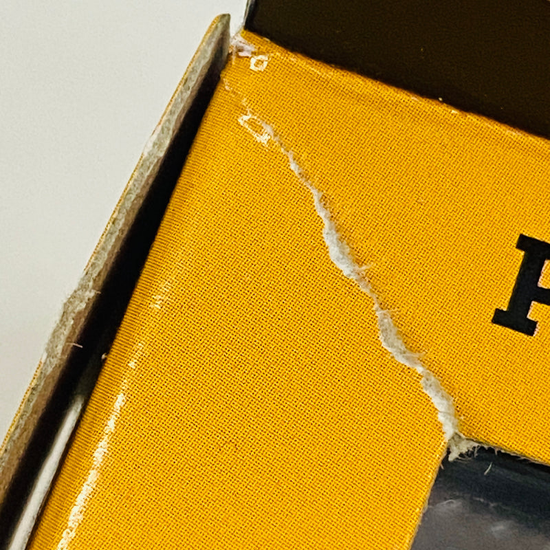 2023 M2 Machines Pikcup Trucks 78 Limited Edition 1/8,250 1978 Dodge Adventurer 150 R83 amarillo Llantas de Goma - Detalle Empaque