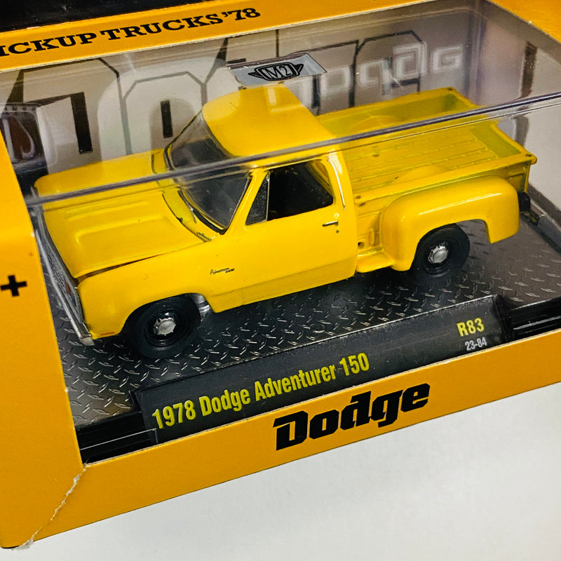 2023 M2 Machines Pikcup Trucks 78 Limited Edition 1/8,250 1978 Dodge Adventurer 150 R83 amarillo Llantas de Goma - Detalle Empaque