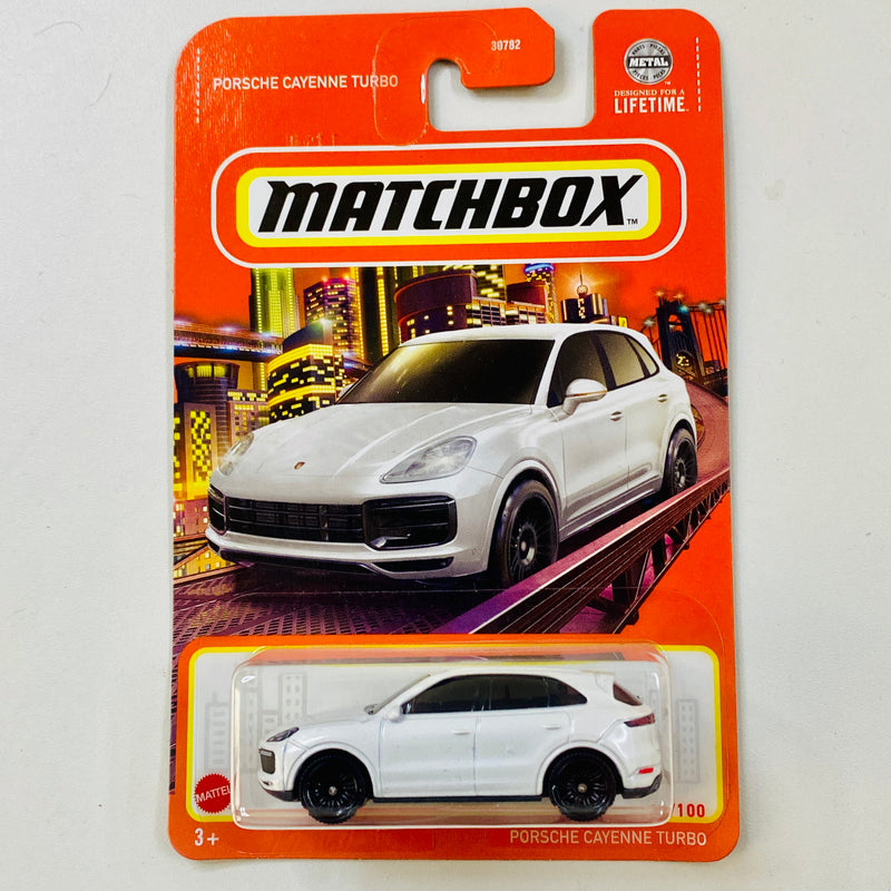 2024 Matchbox MBX Metro Porsche Cayenne Turbo blanco