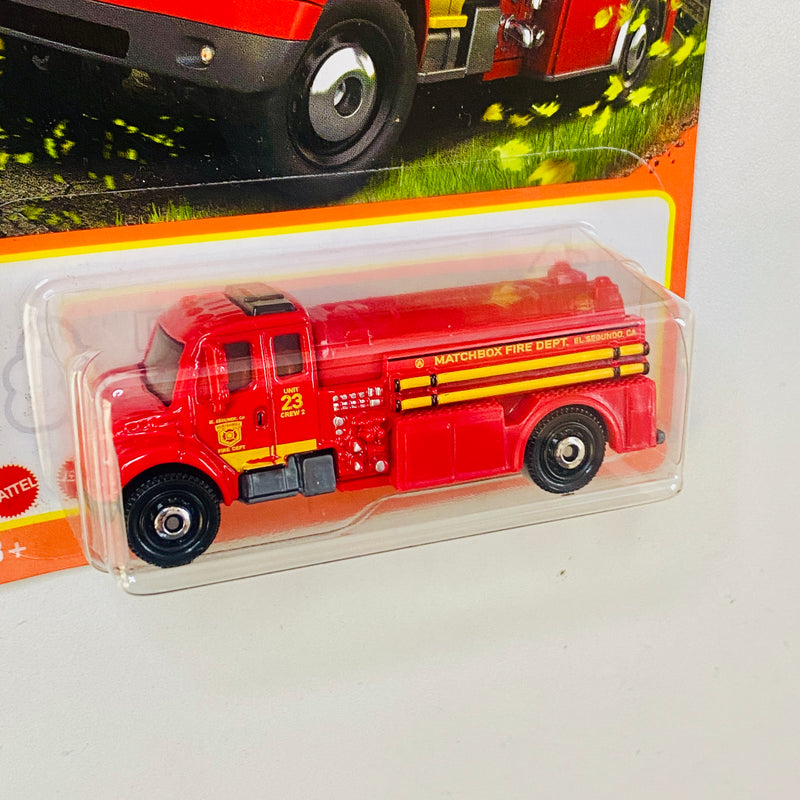 2024 Matchbox MBX Roadtrip Freightliner M2 106 rojo Bombero