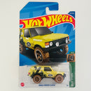 2022 Hot Wheels Mud Studs Range Rover Classic crema BAJA5
