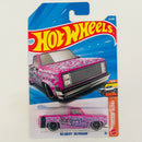 2026 Hot Wheels Truckin Along 83 Chevy Silverado rosado PR5
