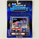 2002 Maisto Muscle Machines 67 Nova Chevrolet blanco patriótico con Tarjeta Coleccionista