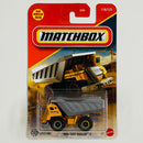 2025 Matchbox MBX Construction MBX Turf Hauler II naranja con gris Primera Edición