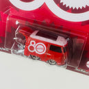 2025 Hot Wheels Premium Pop Culture Mattel 80th Anniversary Volkswagen Kool Kombi rojo con blanco Llantas de Goma RR base ZAMAC