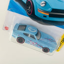 2025 Hot Wheels HW Art Cars Datsun 240Z Nissan celeste con flores sakura J5