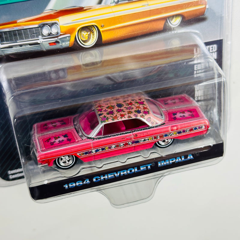 2021 Greenlight California Lowriders 1964 Chevrolet Impala rosado con rosas Llantas de Goma