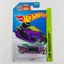 2015 Hot Wheels HW Workshop Fly-By morado MC3