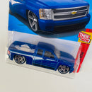 2024 Hot Wheels Then and Now Chevy Silverado azul PR5 Tarjeta internacional