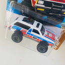2025 Hot Wheels HW Dirt Chevy Blazer 4x4 blanco BLOR