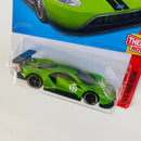 2024 Hot Wheels Then and Now 2016 Ford GT Race verde metálico PR5