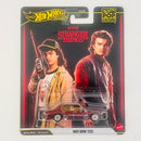 2026 Hot Wheels Premium Pop Culture Stranger Things 1983 BMW 733i granate Llantas de Goma RR Primera Edición