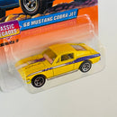 1998 Matchbox Classic Decades 68 Mustang Cobra Jet amarillo