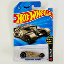2026 Hot Wheels Batman The Dark Knight Batmobile beige camuflado 5SP