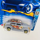 2003 Hot Wheels Wastelanders Fat Fendered 40 Ford 156 gris 5SP - Detalle Burbuja