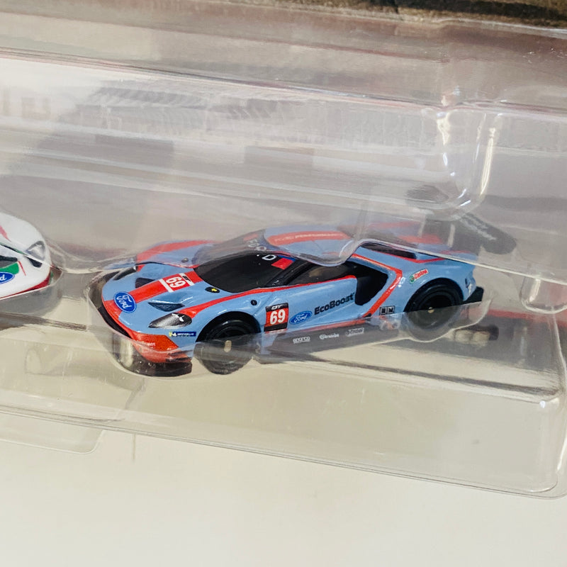 2022 Hot Wheels Premium Car Culture Ford GT 2 Pack Set de 2 - Castrol 16 Ford GT Race y Eco Boost 16 Ford GT Race con Llantas de Goma RR