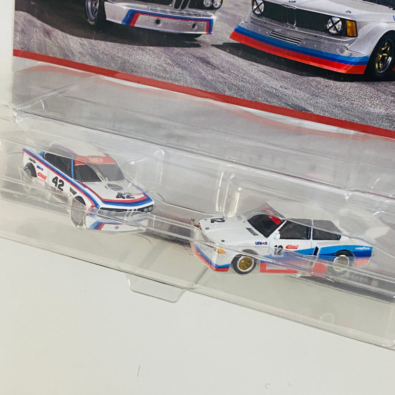 2023 Hot Wheels Premium Car Culture BMW 2 Pack Set de 2 - 73 BMW 3.0 CSL Race Car y BMW 320 Group 5 con Llantas de Goma RR