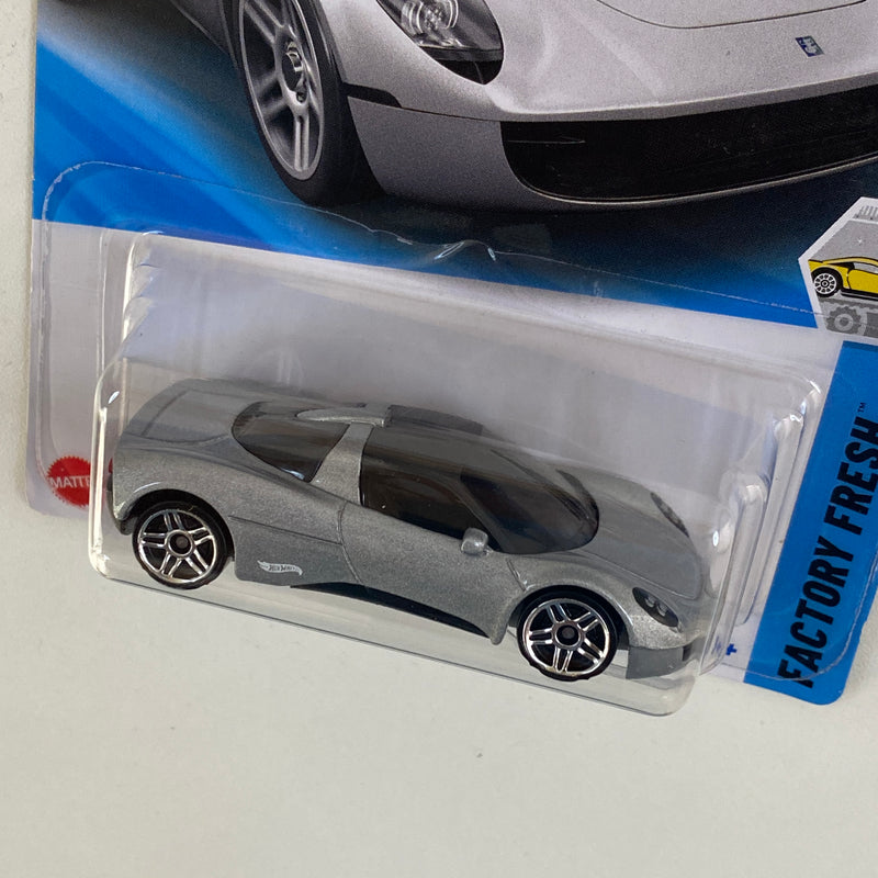 2025 Hot Wheels Factory Fresh Gordon Murray Automotive T.33 plata metálico PR5 Primera Edición