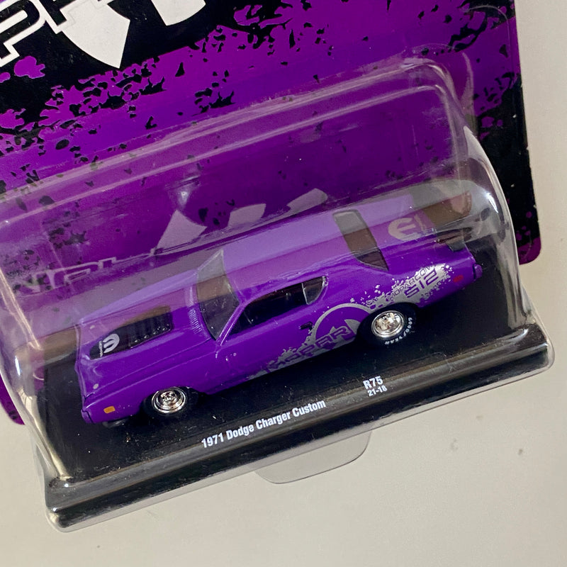 2021 M2 Machines Auto-Drivers Limited Edition 1/8,480 Mopar 1971 Dodge Charger Custom R75 morado Llantas de Goma