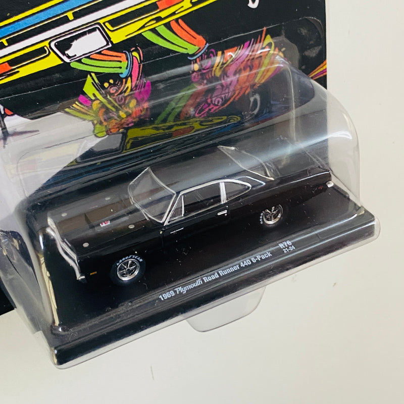 2021 M2 Machines Auto-Drivers Limited Edition 1/8,480 1969 Plymouth Road Runner 440 6 Pack R76 negro Llantas de Goma