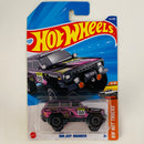 2025 Hot Wheels HW Hot Trucks 1988 Jeep Wagoneer lavanda metálico BLOR