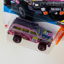 2025 Hot Wheels HW Hot Trucks 1988 Jeep Wagoneer lavanda metálico BLOR