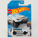 2021 Hot Wheels Treasure Hunt HW Metro Chrysler Pacifica blanco BAJA5