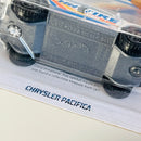 2021 Hot Wheels Treasure Hunt HW Metro Chrysler Pacifica blanco BAJA5