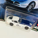 2021 Hot Wheels Premium Car Culture Toyota 2000 GT blanco Llantas de Goma RR base ZAMAC