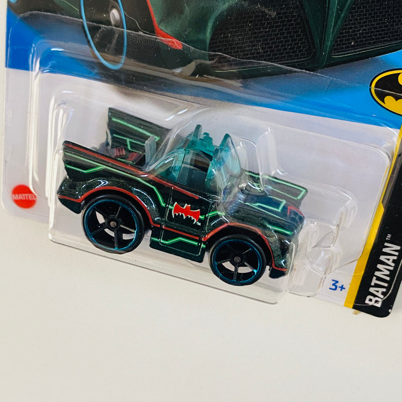 2023 Hot Wheels Batman Classic TV Series Batmobile Tooned negro OH5