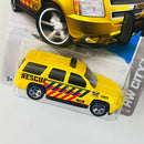 2013 Hot Wheels HW City 07 Chevy Tahoe amarillo 5SP