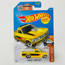 2016 Hot Wheels HW Hot Trucks Custom 72 Chevy Luv amarillo 5SP Primera Edición