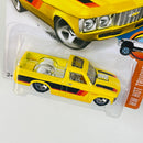 2016 Hot Wheels HW Hot Trucks Custom 72 Chevy Luv amarillo 5SP Primera Edición