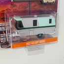 2021 Greenlight Limited Edition Hitched Homes Series 12 1962 Holiday House Camper Casa Rodante plata Llantas de Goma