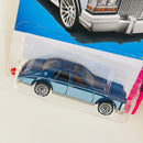 2023 Hot Wheels HW The 80s 82 Cadillac Seville azul metálico LW