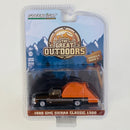 2023 Greenlight Limited Edition The Great Outdoors Series 3 1986 GMC Sierra Classic 1500 marrón Llantas de Goma con Accesorios de Camping