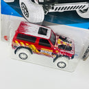 2024 Hot Wheels HW First Response Nissan Patrol Custom rojo BLOR