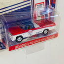 2017 Greenlight Running on Empty Chevron Gasolines 1965 Dodge D-100 Long Bed with Tool Box blanco con rojo Llantas de Goma