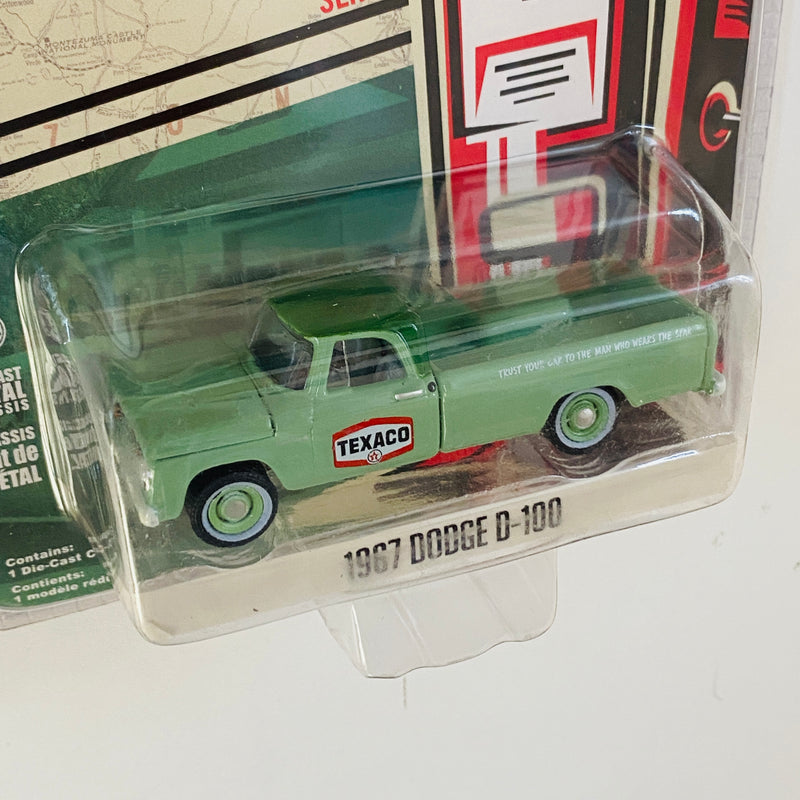 2016 Greenlight Running on Empty Texaco 1967 Dodge D-100 verde Llantas de Goma