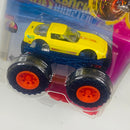 2025 Hot Wheels Monster Trucks Freestyle Wreckers Barbie Corvette XL Chevrolet amarillo MT Primera Edición con Auto Aplastable